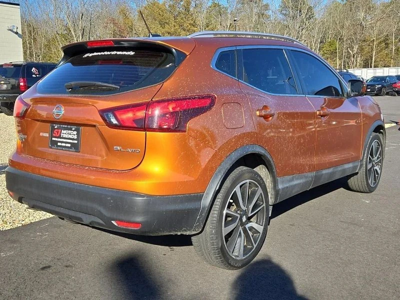 2017 Nissan Rogue - Image 4 of 4