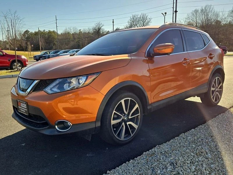 2017 Nissan Rogue - Image 2 of 4