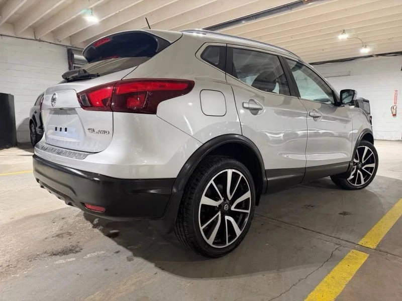 2017 Nissan Rogue - Image 4 of 12