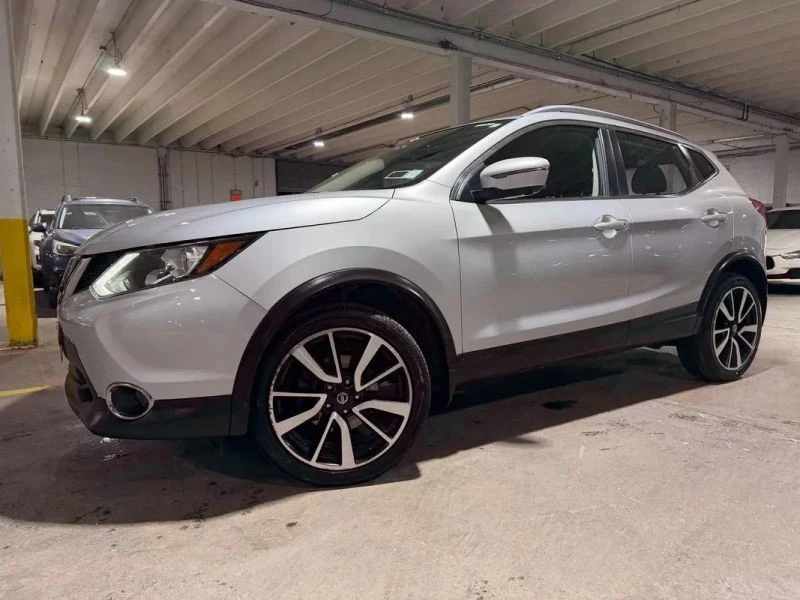 2017 Nissan Rogue - Image 2 of 12