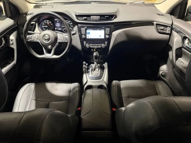 2017 Nissan Rogue - Image 8 of 12
