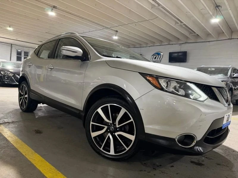 2017 Nissan Rogue - Image 5 of 12