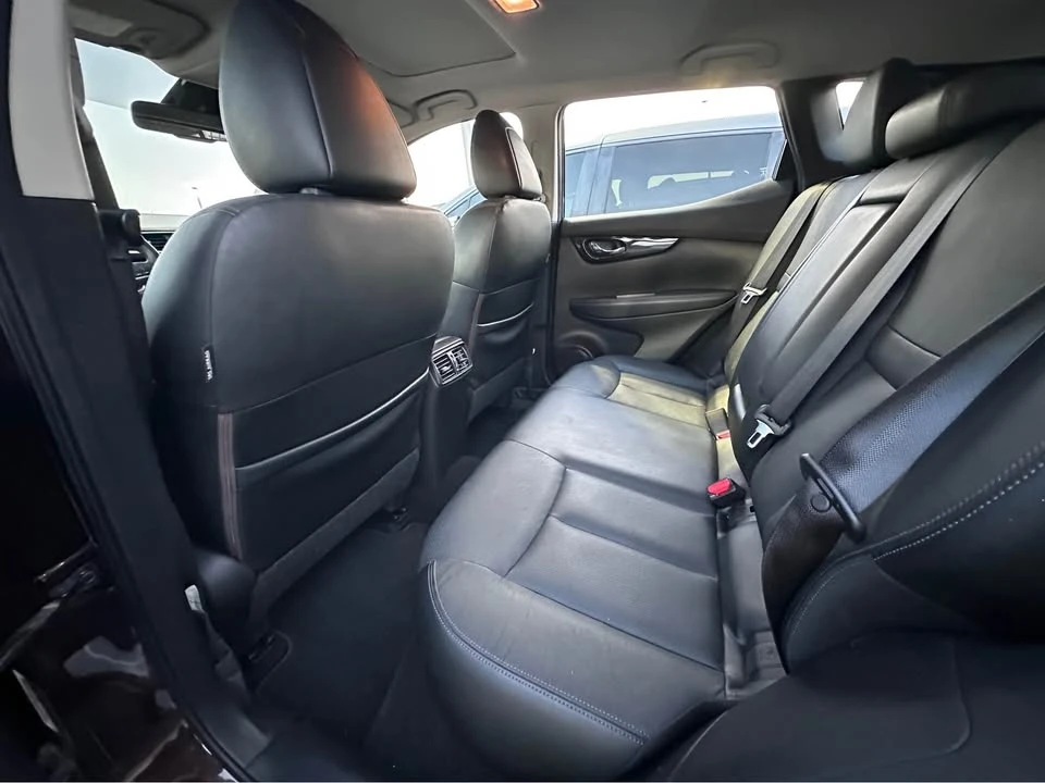 2017 Nissan Rogue - Image 4 of 4