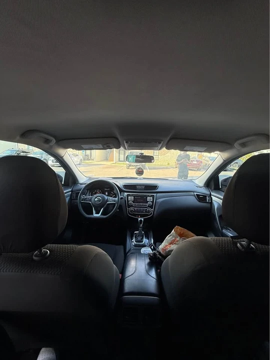 2017 Nissan Rogue - Image 13 of 16