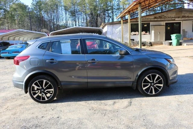 2017 Nissan Rogue - Image 6 of 12
