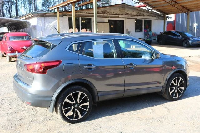 2017 Nissan Rogue - Image 5 of 12