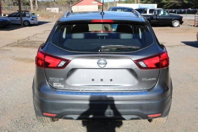 2017 Nissan Rogue - Image 4 of 12