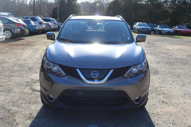 2017 Nissan Rogue - Image 8 of 12