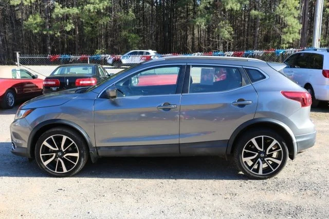 2017 Nissan Rogue - Image 2 of 12