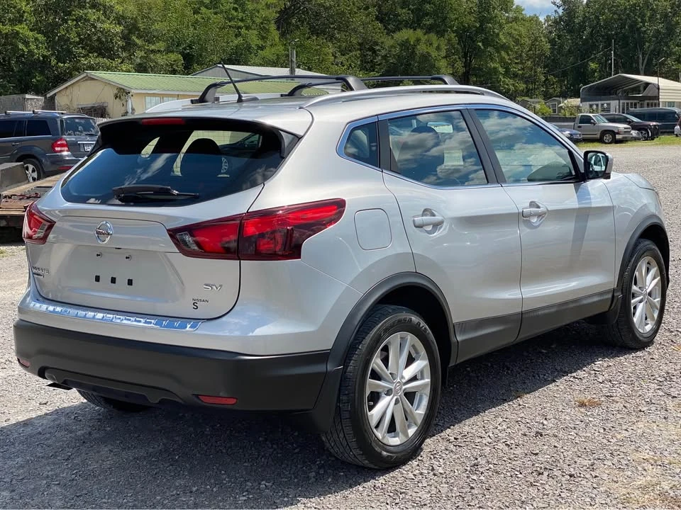 2017 Nissan Rogue - Image 5 of 17