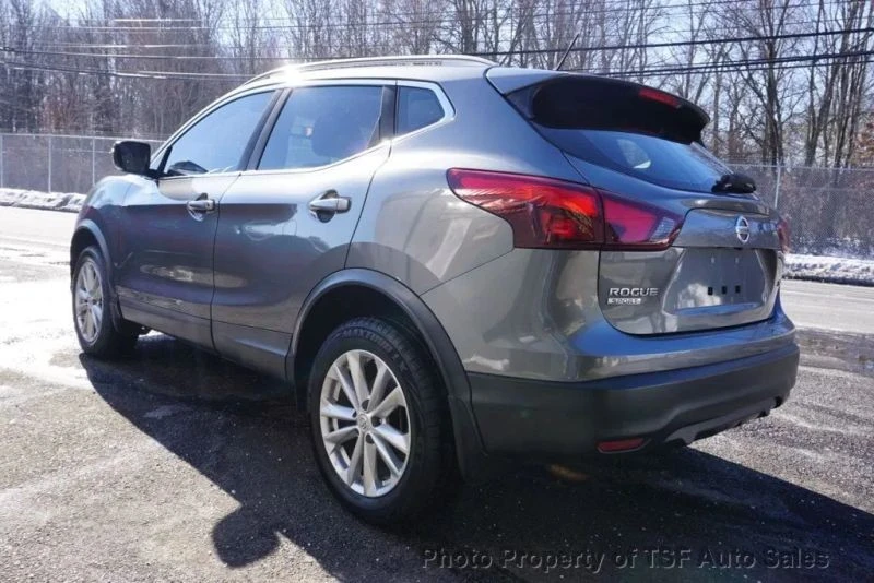 2017 Nissan Rogue - Image 5 of 12
