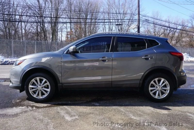 2017 Nissan Rogue - Image 4 of 12