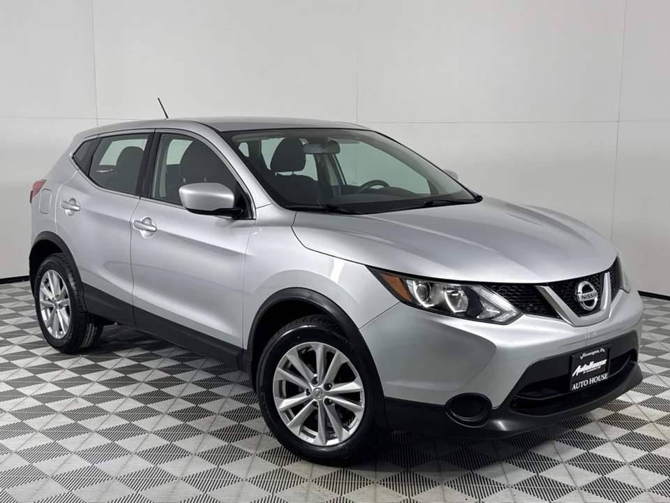 2017 Nissan Rogue - Image 2 of 12