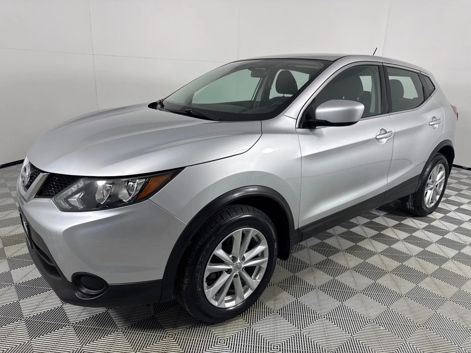 2017 Nissan Rogue - Image 9 of 12