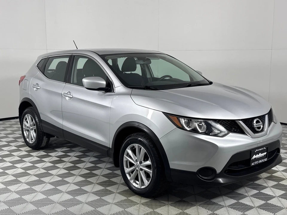 2017 Nissan Rogue - Image 3 of 12