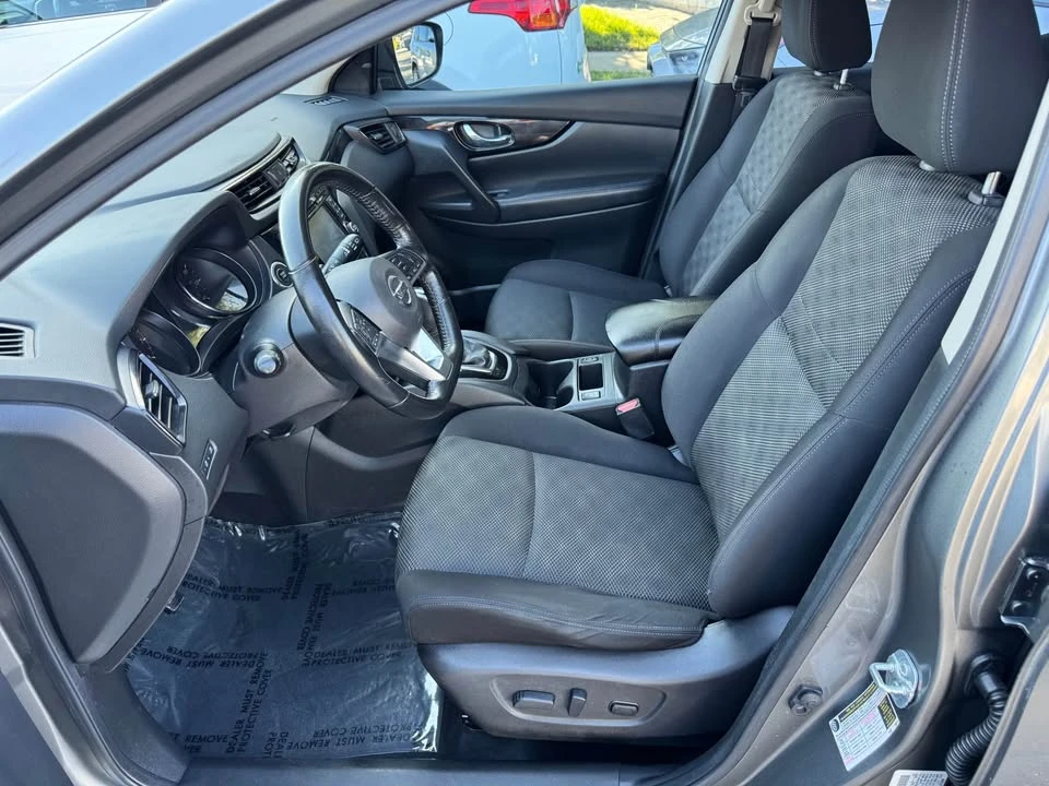 2017 Nissan Rogue - Image 13 of 20