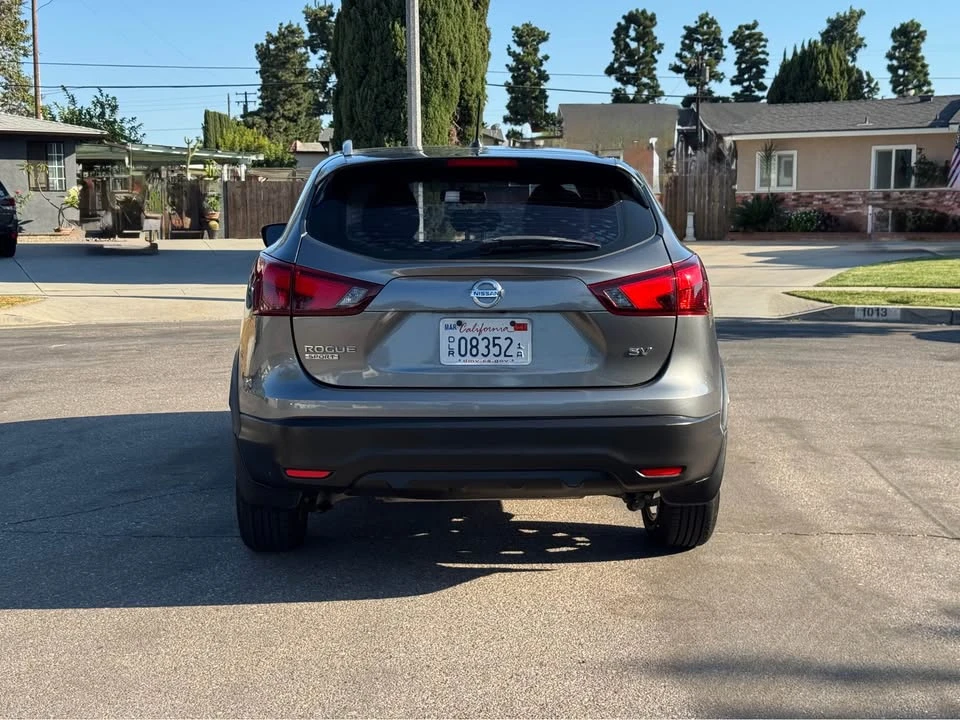 2017 Nissan Rogue - Image 8 of 20
