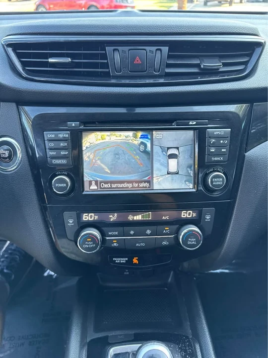 2017 Nissan Rogue - Image 17 of 20