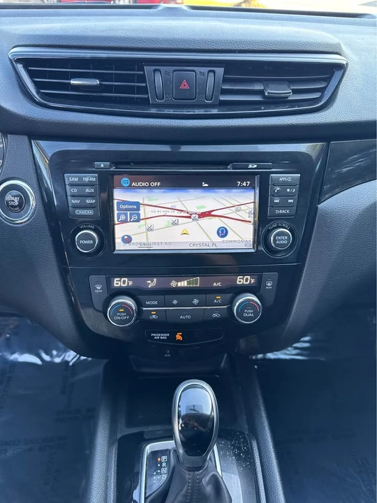 2017 Nissan Rogue - Image 18 of 20