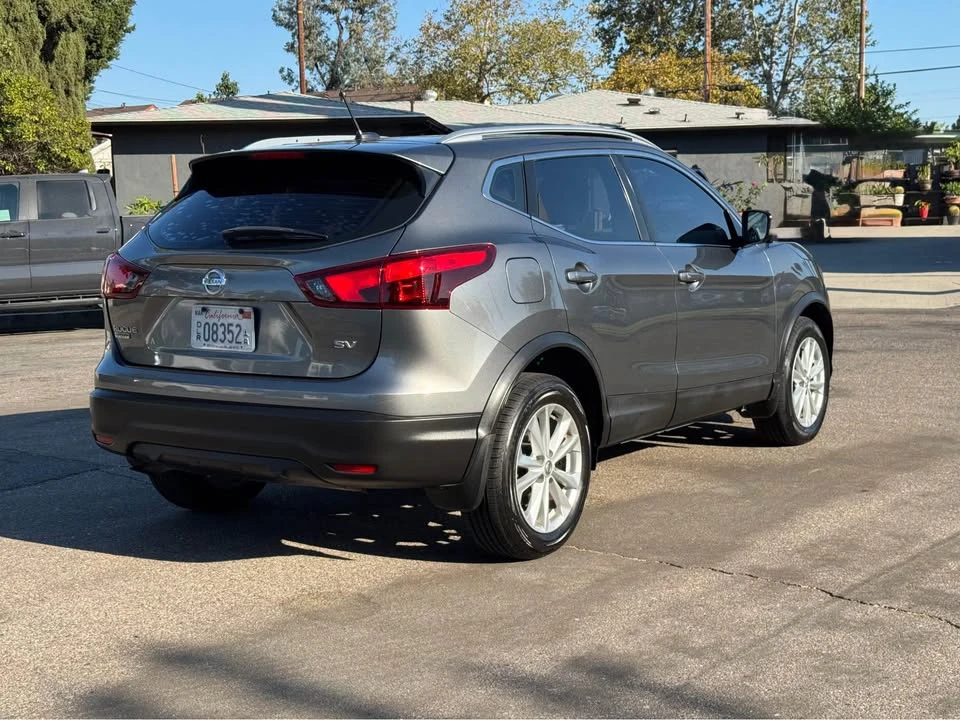 2017 Nissan Rogue - Image 6 of 20