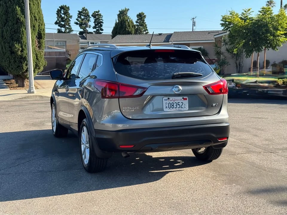 2017 Nissan Rogue - Image 9 of 20