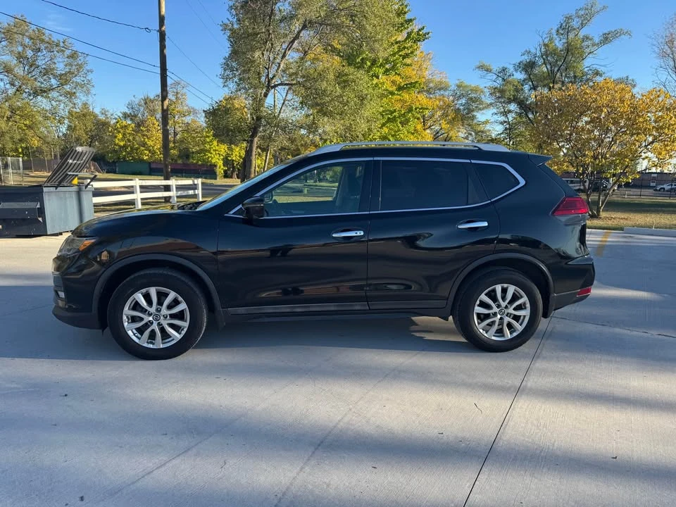 2017 Nissan Rogue - Image 4 of 20