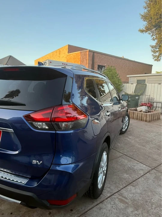 2017 Nissan Rogue - Image 3 of 17