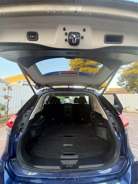 2017 Nissan Rogue - Image 7 of 17