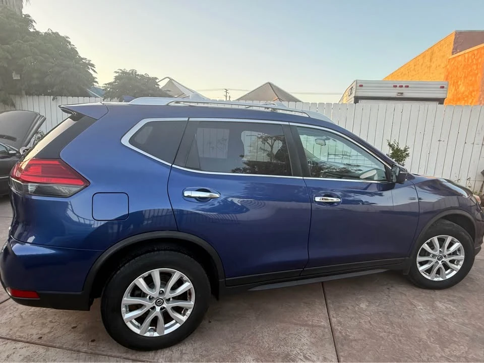 2017 Nissan Rogue - Image 6 of 17