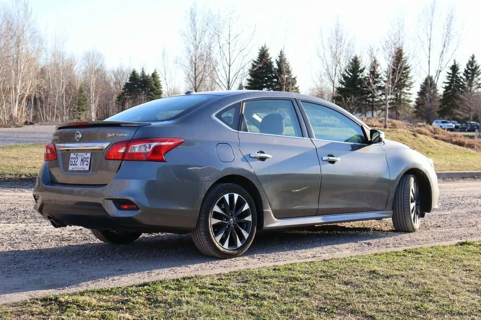 2017 Nissan Sentra 7th Gen - Image 4 of 11