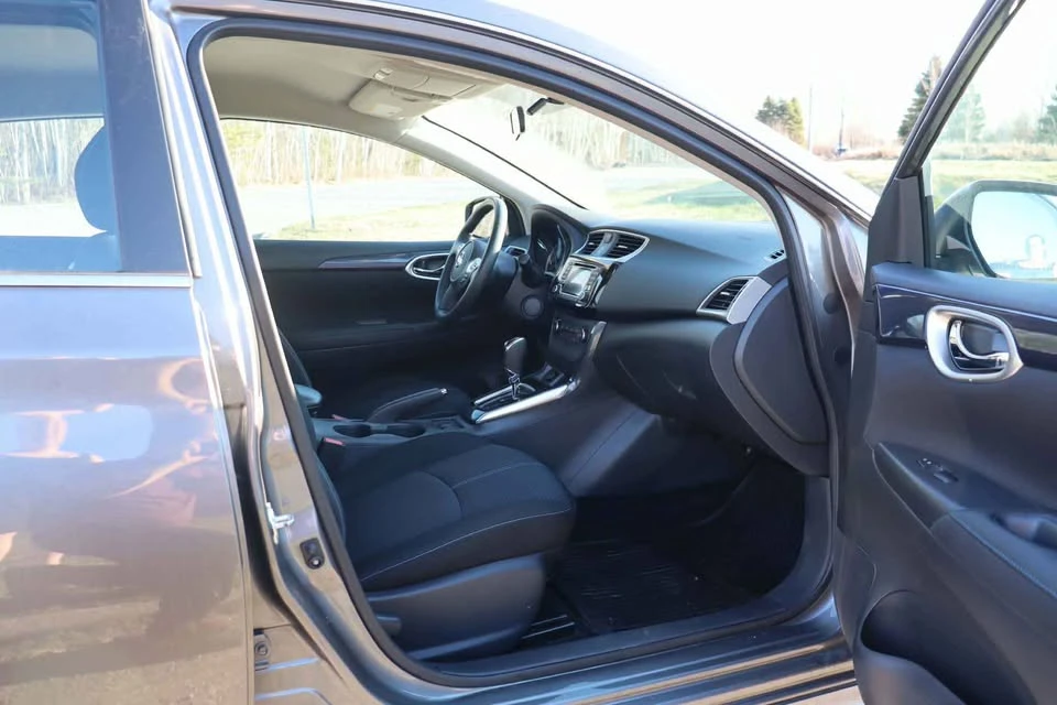 2017 Nissan Sentra 7th Gen - Image 6 of 11
