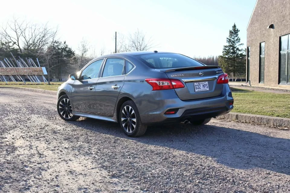 2017 Nissan Sentra 7th Gen - Image 5 of 11