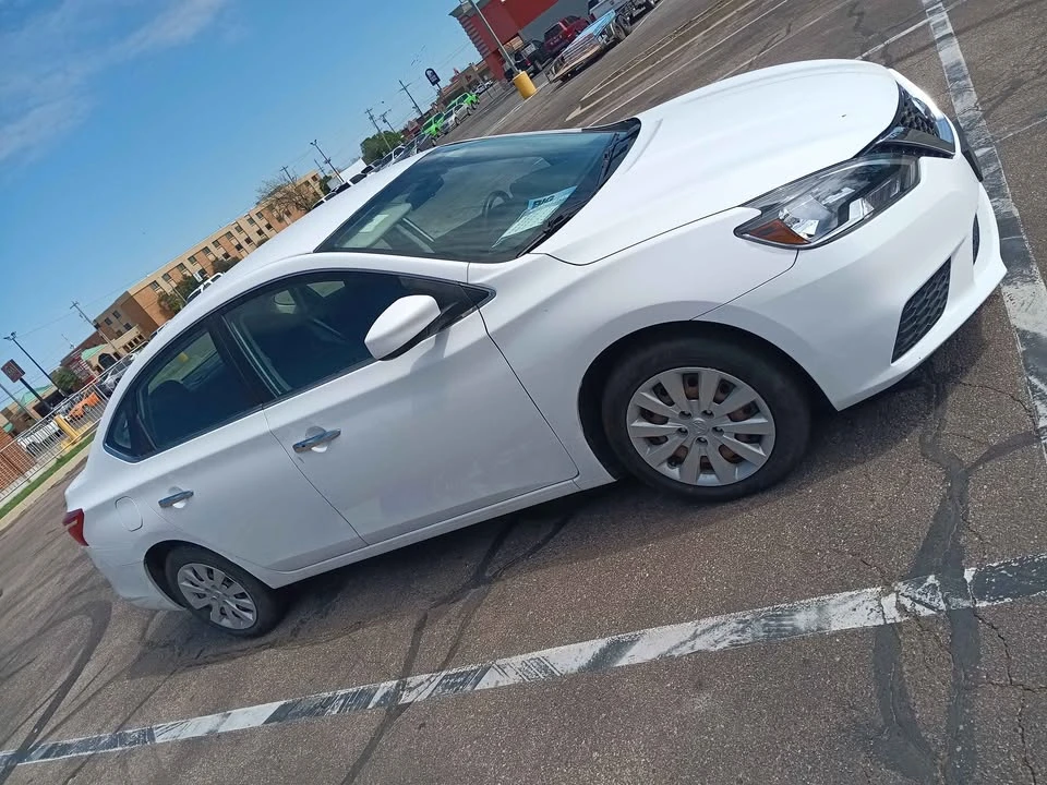2017 Nissan Sentra 7th Gen - Image 2 of 4