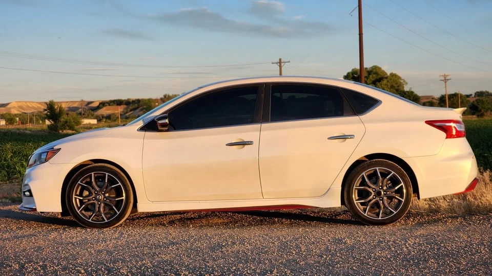 2017 Nissan Sentra 7th Gen - Image 13 of 19