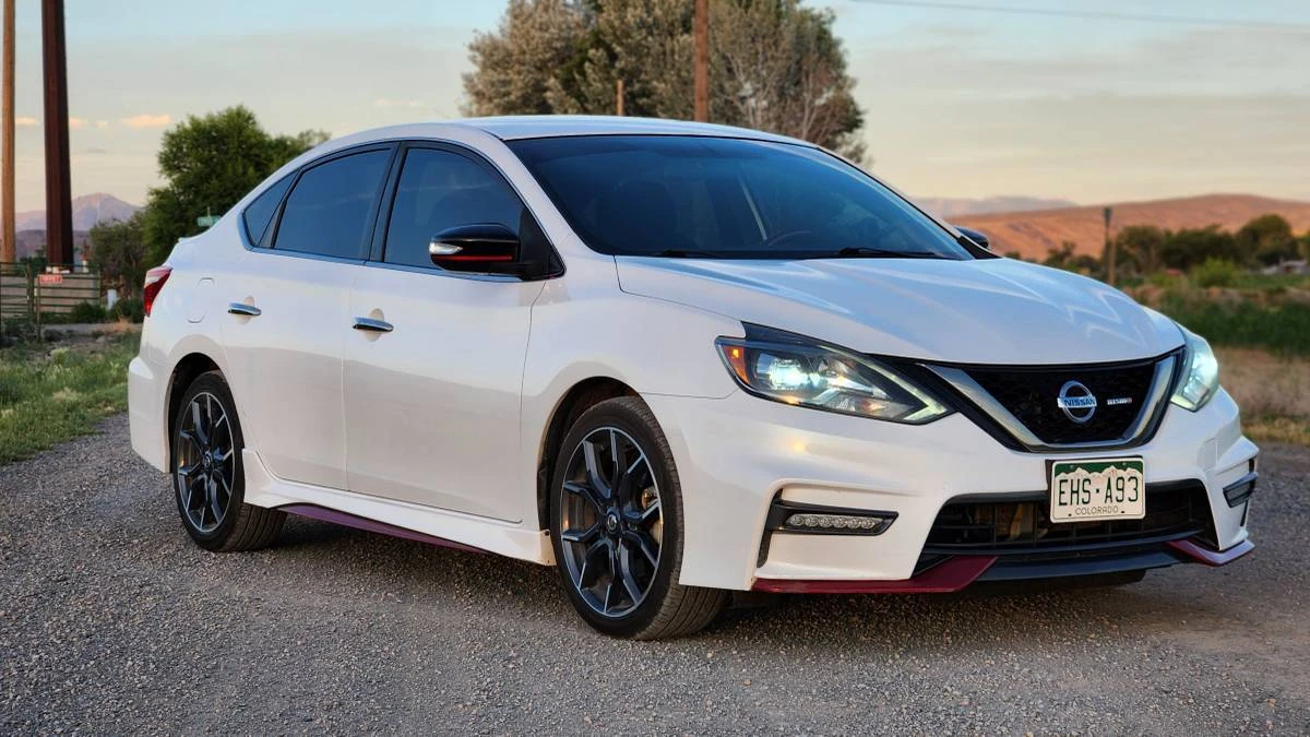 2017 Nissan Sentra 7th Gen - Image 13 of 22