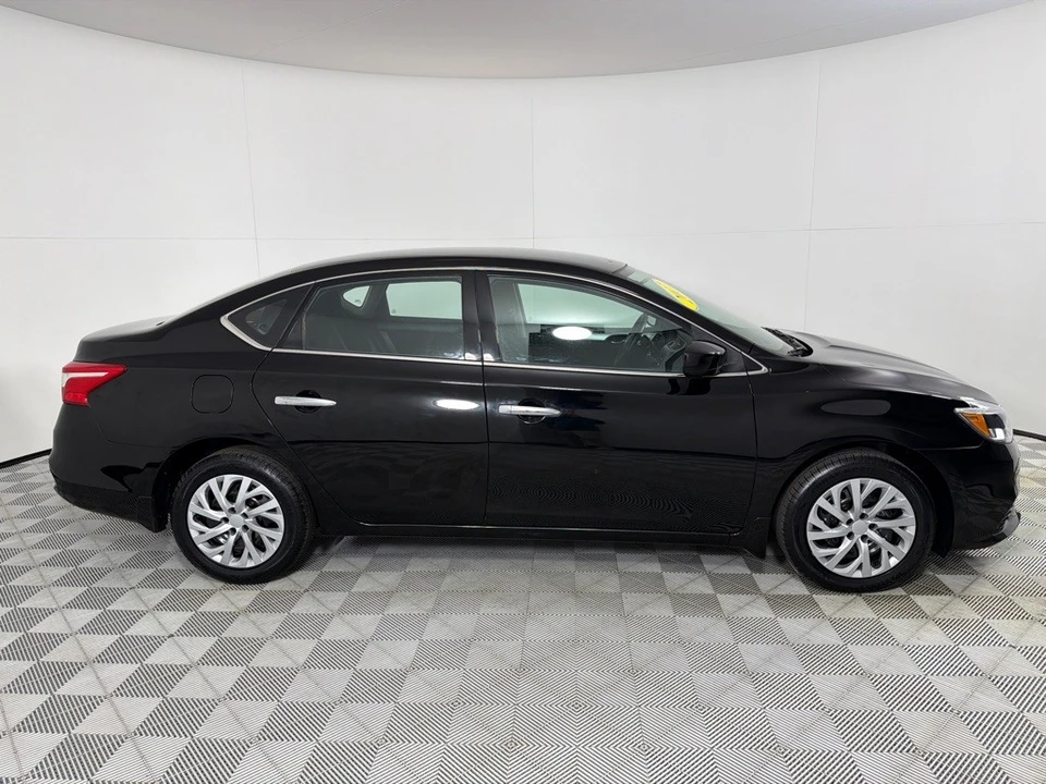 2017 Nissan Sentra 7th Gen - Image 4 of 12