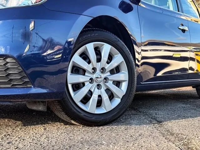 2017 Nissan Sentra 7th Gen - Image 9 of 12