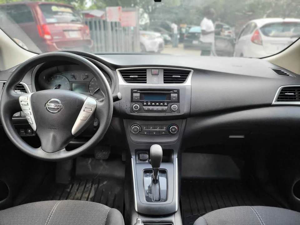 2017 Nissan Sentra 7th Gen - Image 15 of 16