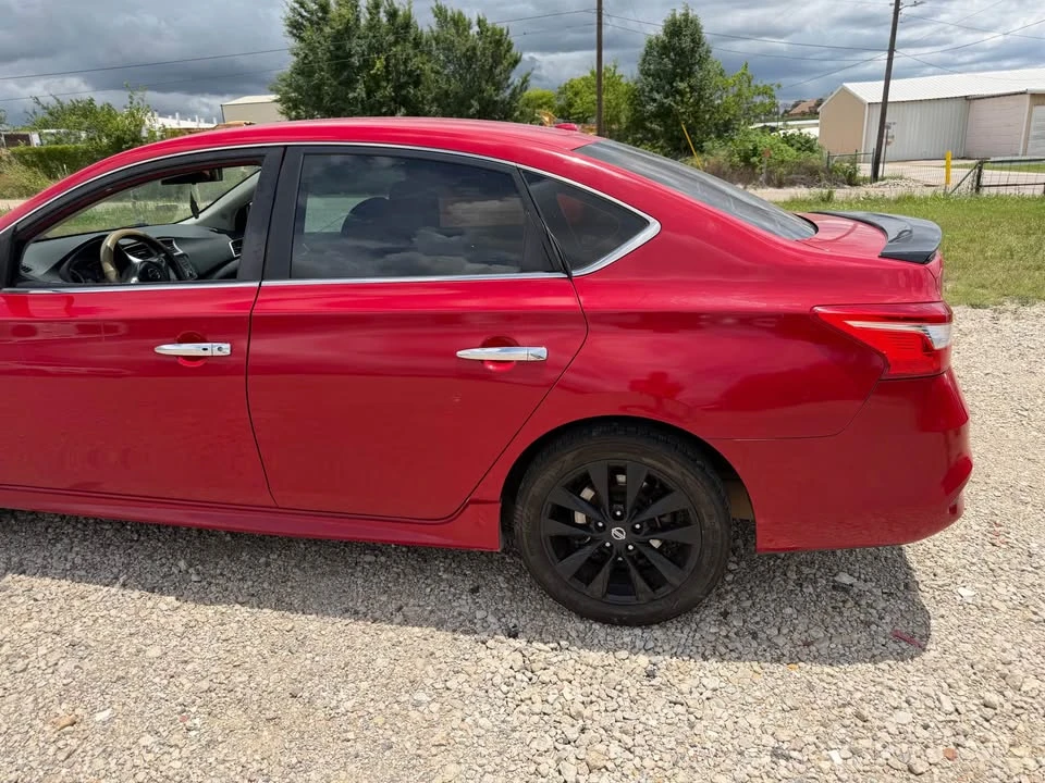 2017 Nissan Sentra 7th Gen - Image 5 of 9
