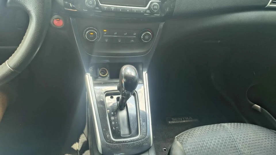 2017 Nissan Sentra 7th Gen - Image 16 of 17