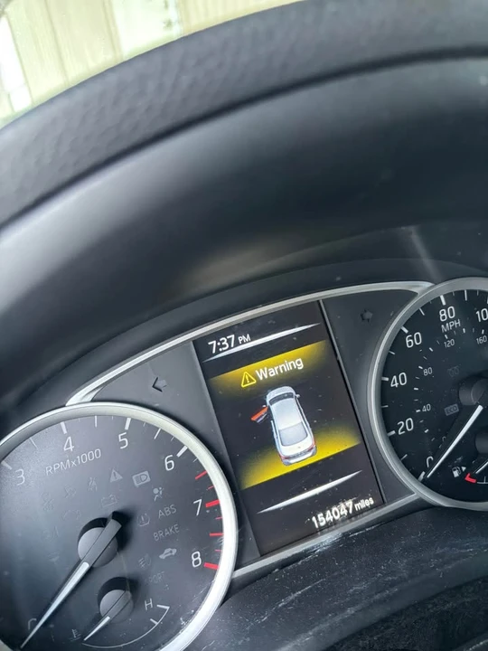 2017 Nissan Sentra 7th Gen - Image 5 of 7