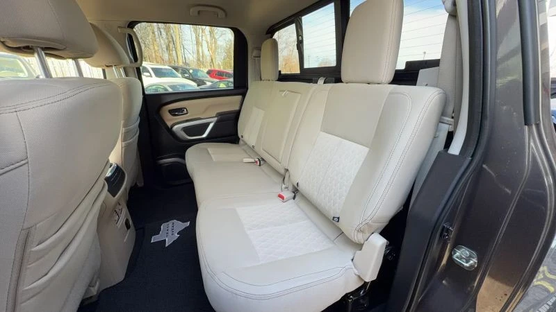 2017 Nissan Titan 2nd Gen - Image 10 of 12