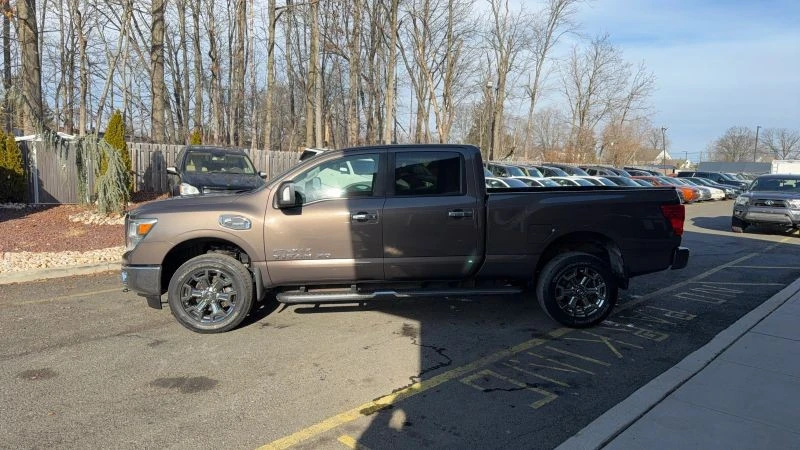 2017 Nissan Titan 2nd Gen - Image 8 of 12