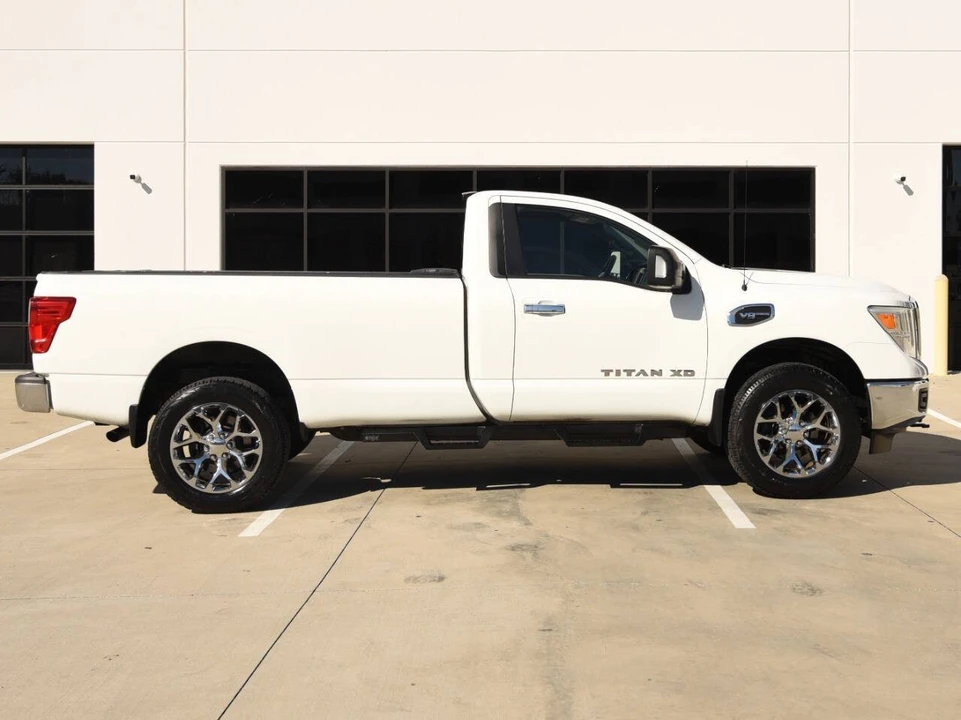 2017 Nissan Titan 2nd Gen - Image 10 of 17