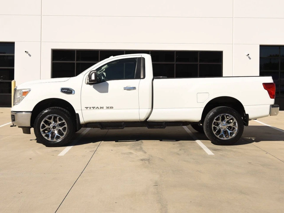 2017 Nissan Titan 2nd Gen - Image 5 of 17