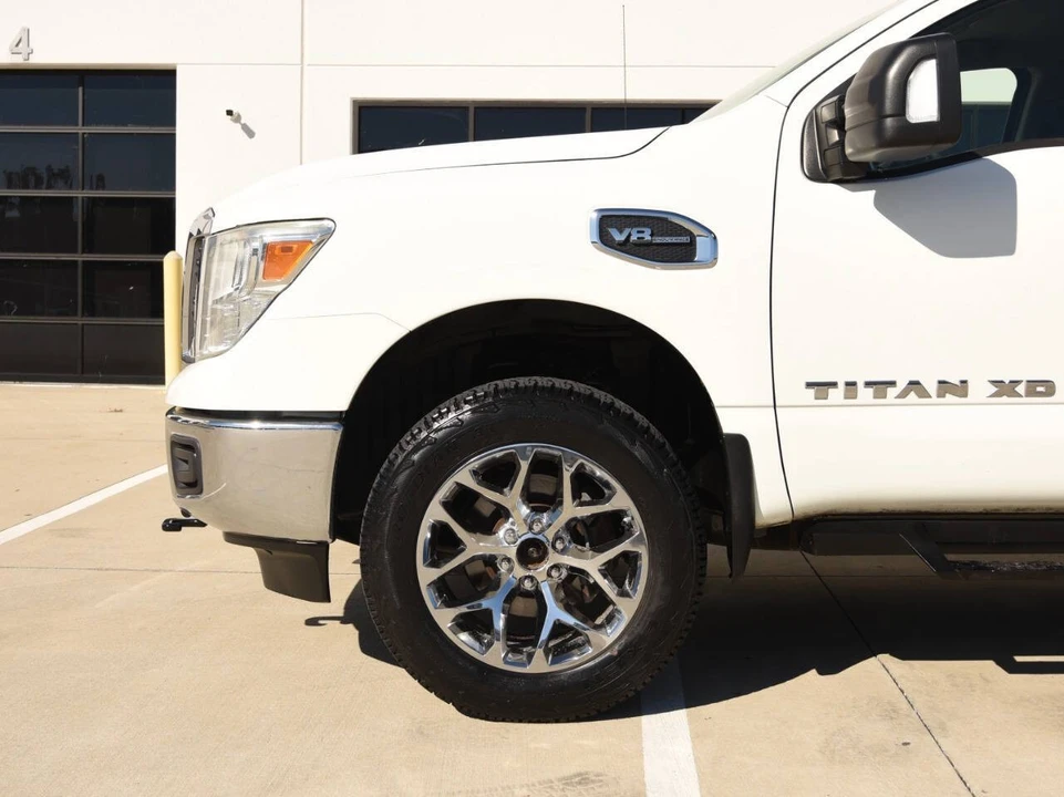 2017 Nissan Titan 2nd Gen - Image 6 of 17