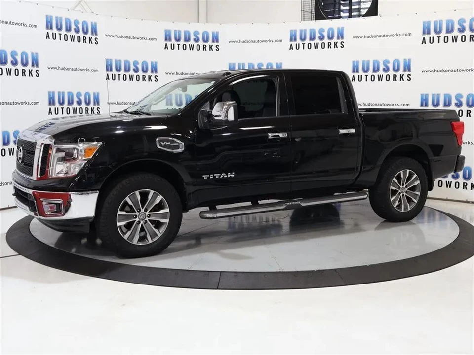 2017 Nissan Titan 2nd Gen - Image 2 of 31