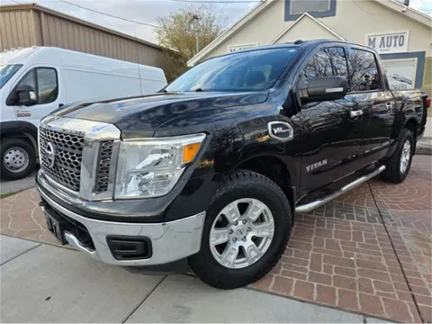 2017 Nissan Titan SV Crew Cab 4x4