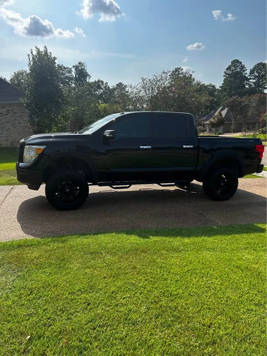 2017 Nissan Titan 2nd Gen - Image 4 of 10