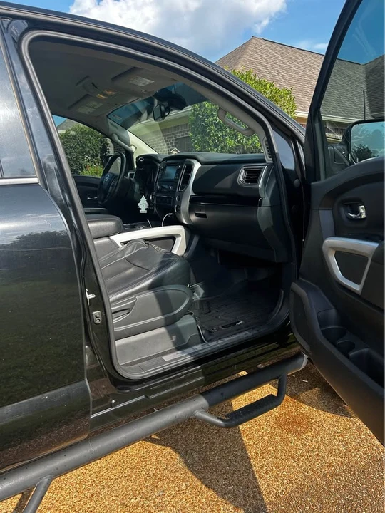 2017 Nissan Titan 2nd Gen - Image 5 of 10